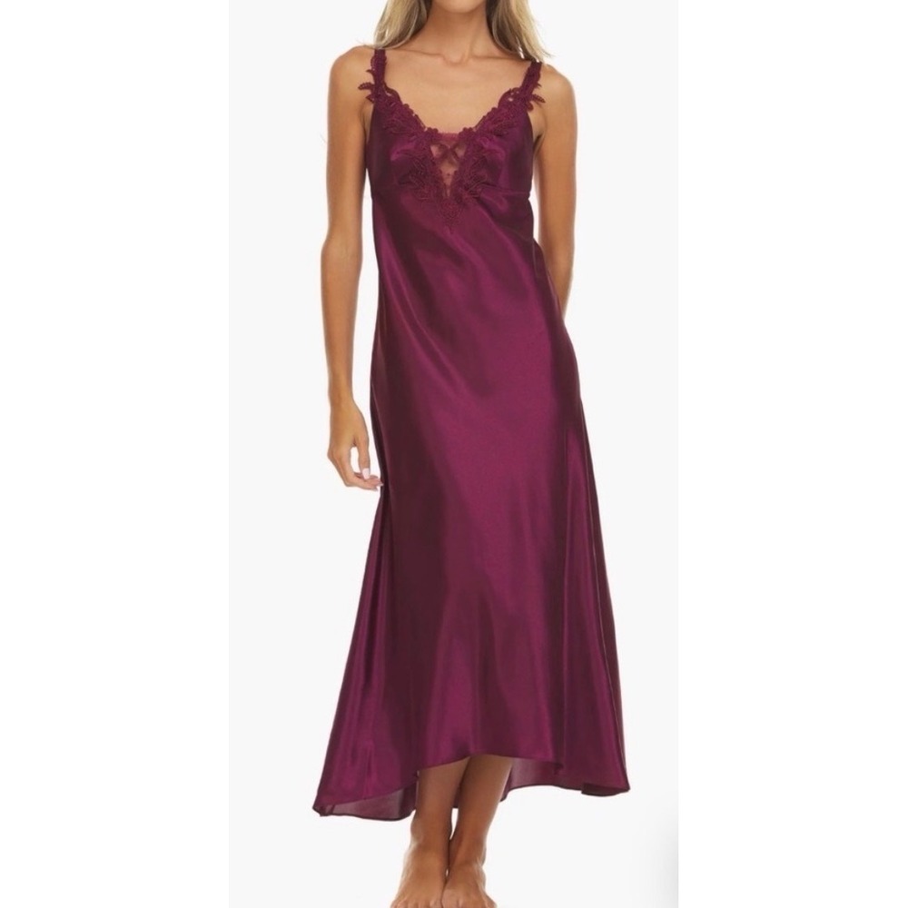 Flora Nikrooz Night Dress Women's M Bordeaux Lace Trim Satin Nightgown NWT